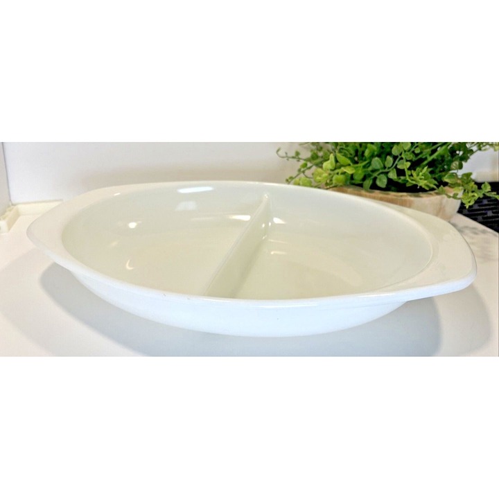 Vintage Pyrex Opal White #1063 Divided Serving/Baking Dish 1-1/2 Qt No Lid
