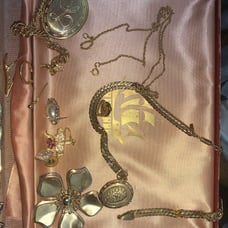 Untested gold jewelery lot