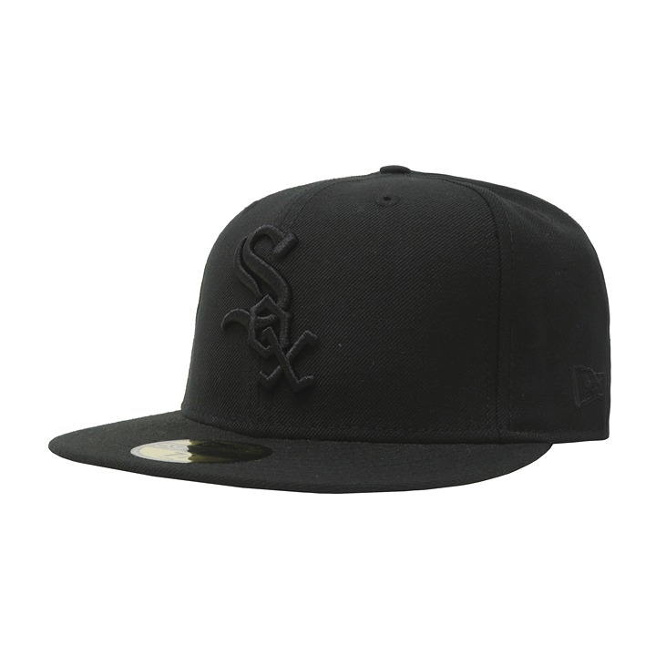New Era 59Fifty Men's Chicago White Sox Black on Black Fitted Cap Size 7 3/4