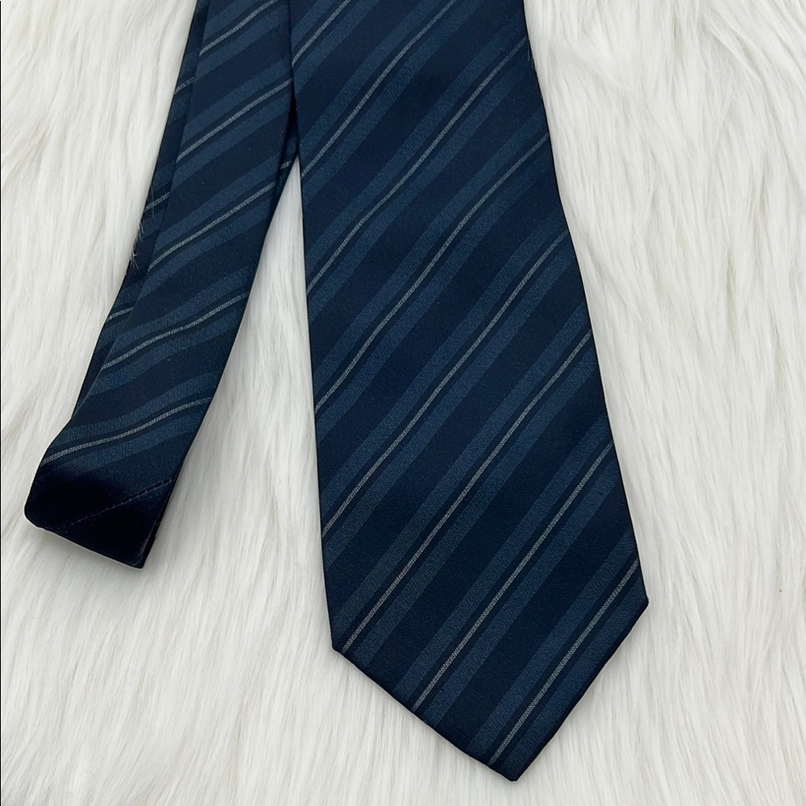 Gucci Men's 100% Silk Tie - Blue/Navy - New with tags
