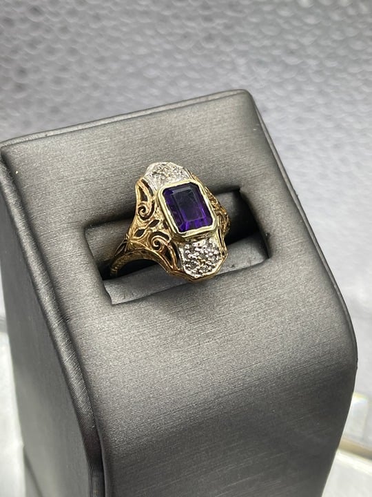 Ladies Antique Filagree 14 Karat Amethyst & Diamond Ring