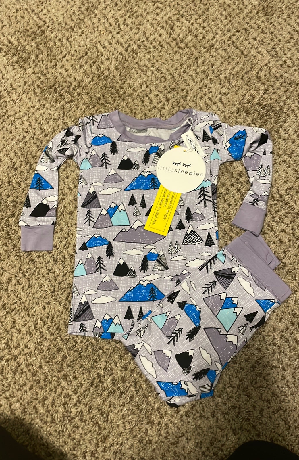Little store sleepies mountains 18-24