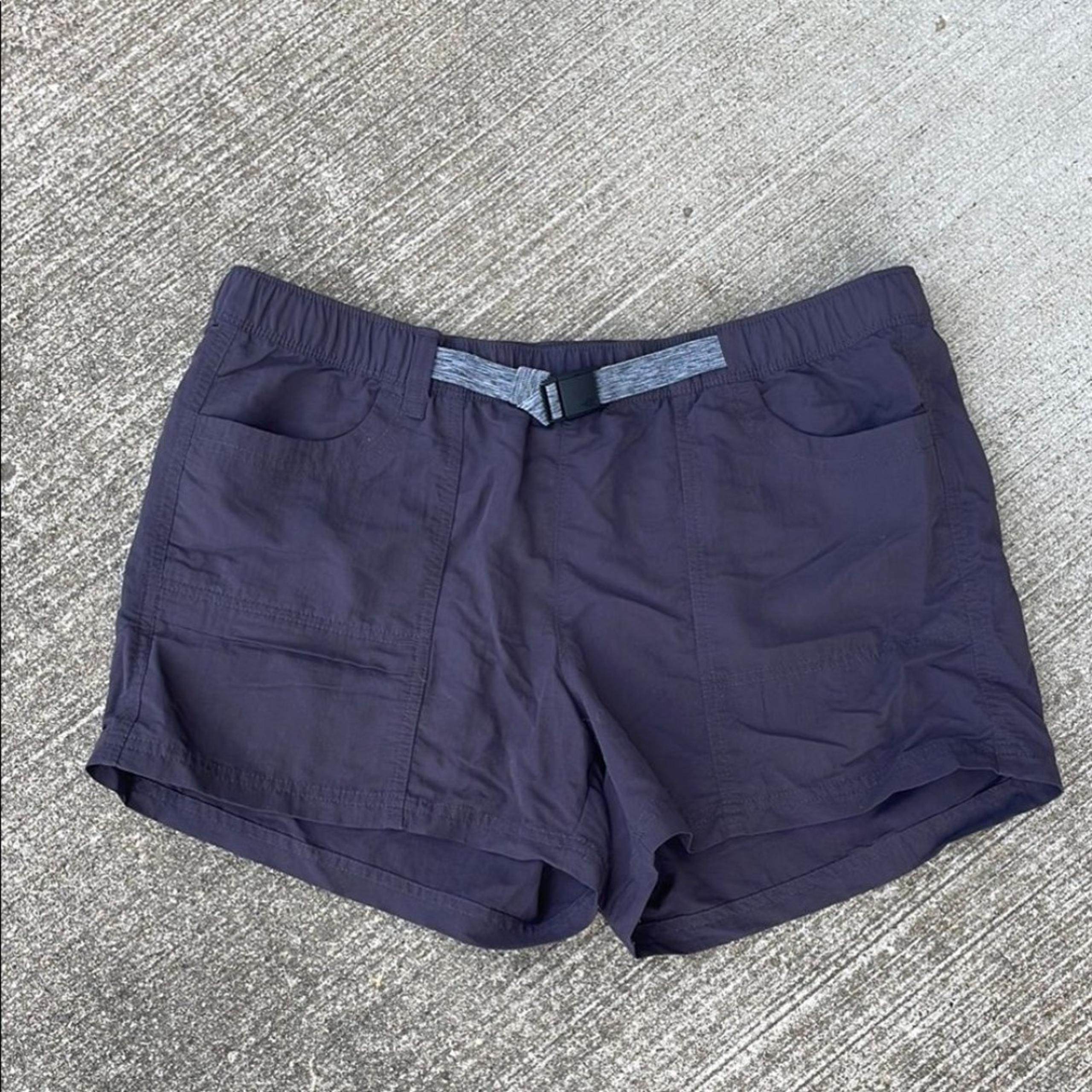 The North Face Womens Pull on adjustable Nylon Shorts Size Large Gray