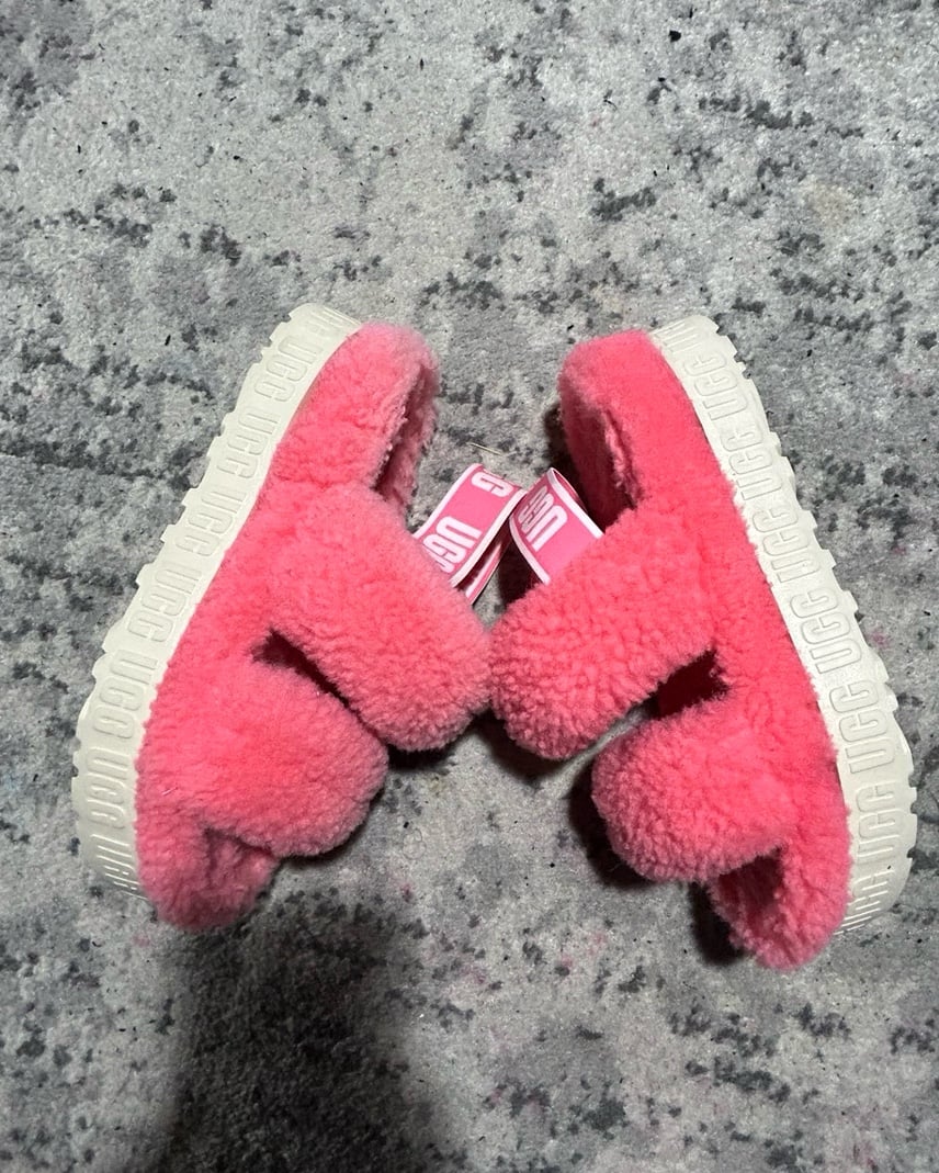 UGG OH Fluffita sandal