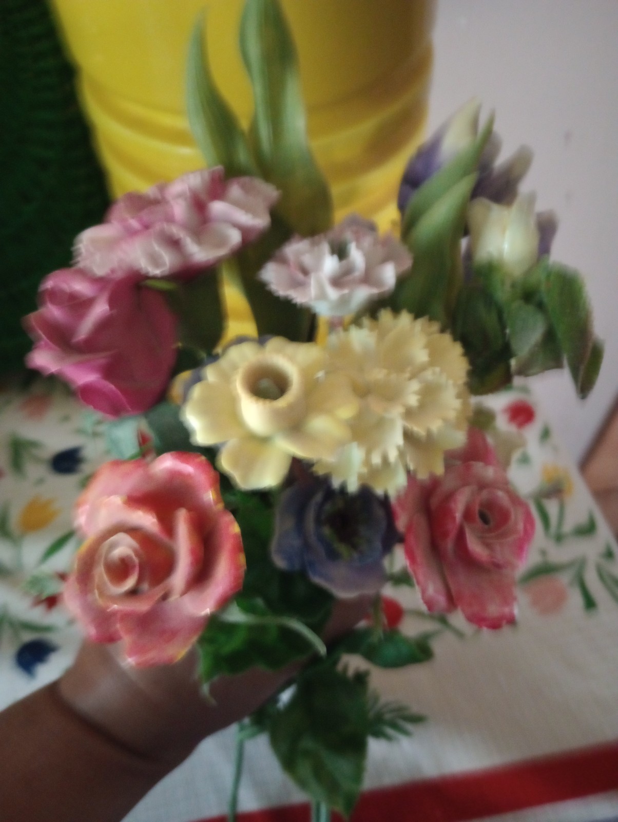 Vintage Italian capidominte flowers