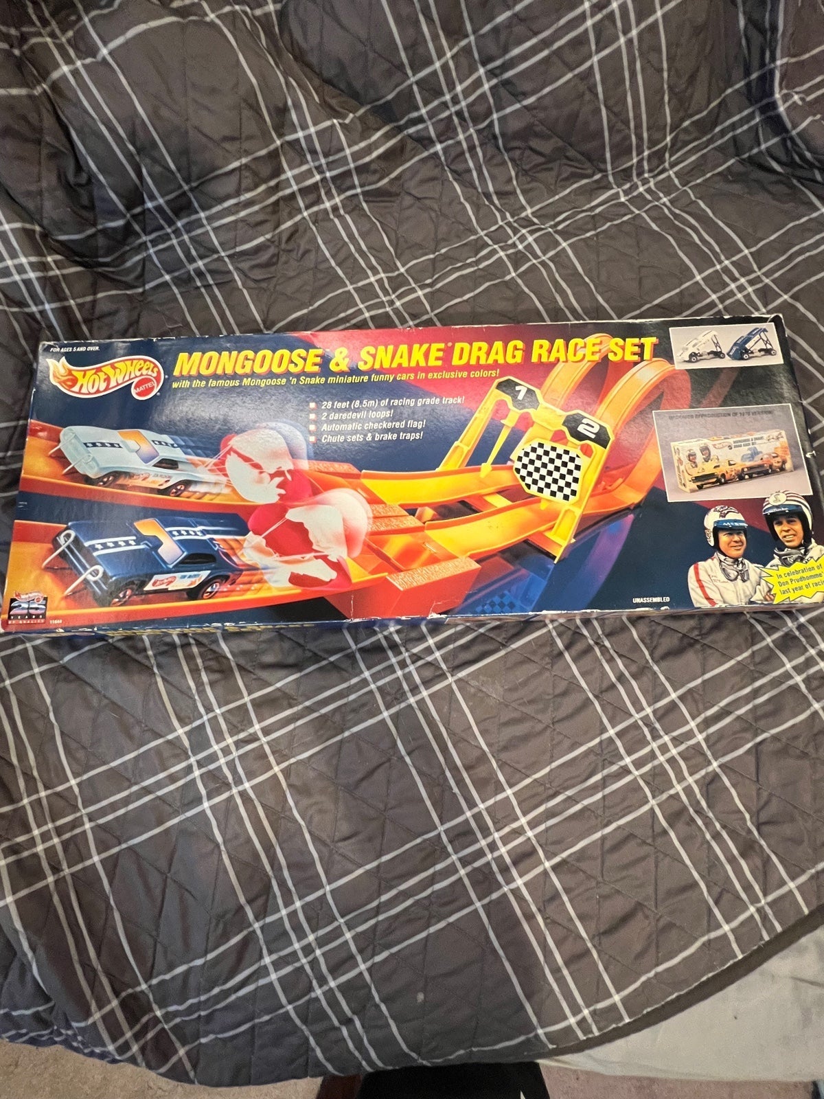 1993 hotwheels mongoose & snake drag race set #02765