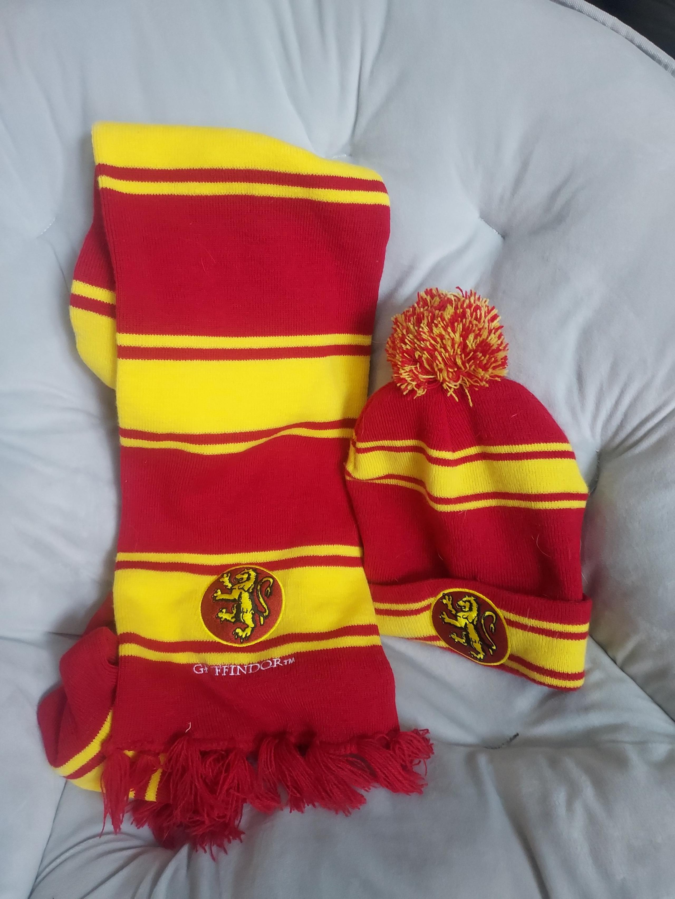 Harry Potter Gryffindor Hat and Scarf