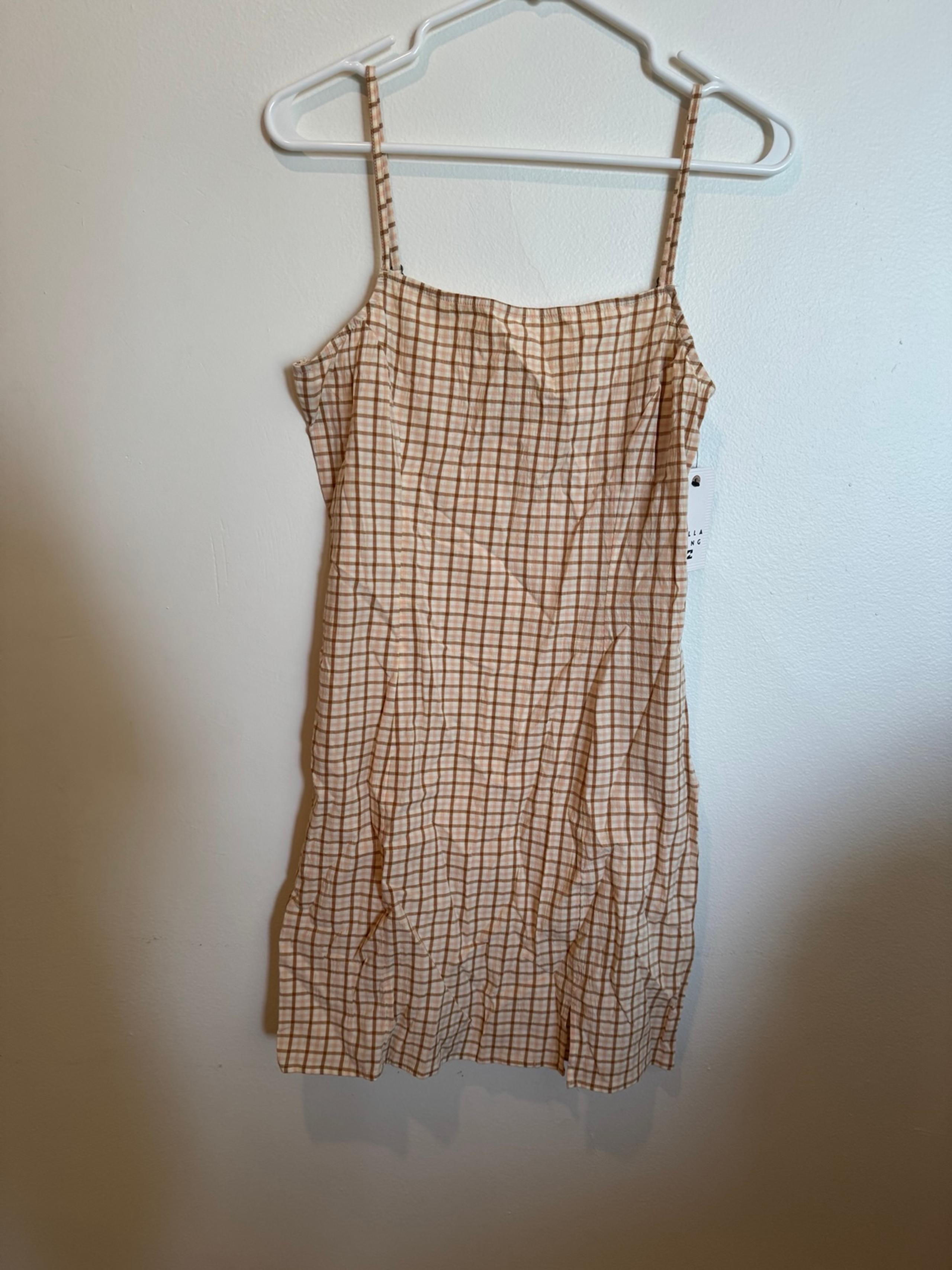 Brand new billabond dress- large