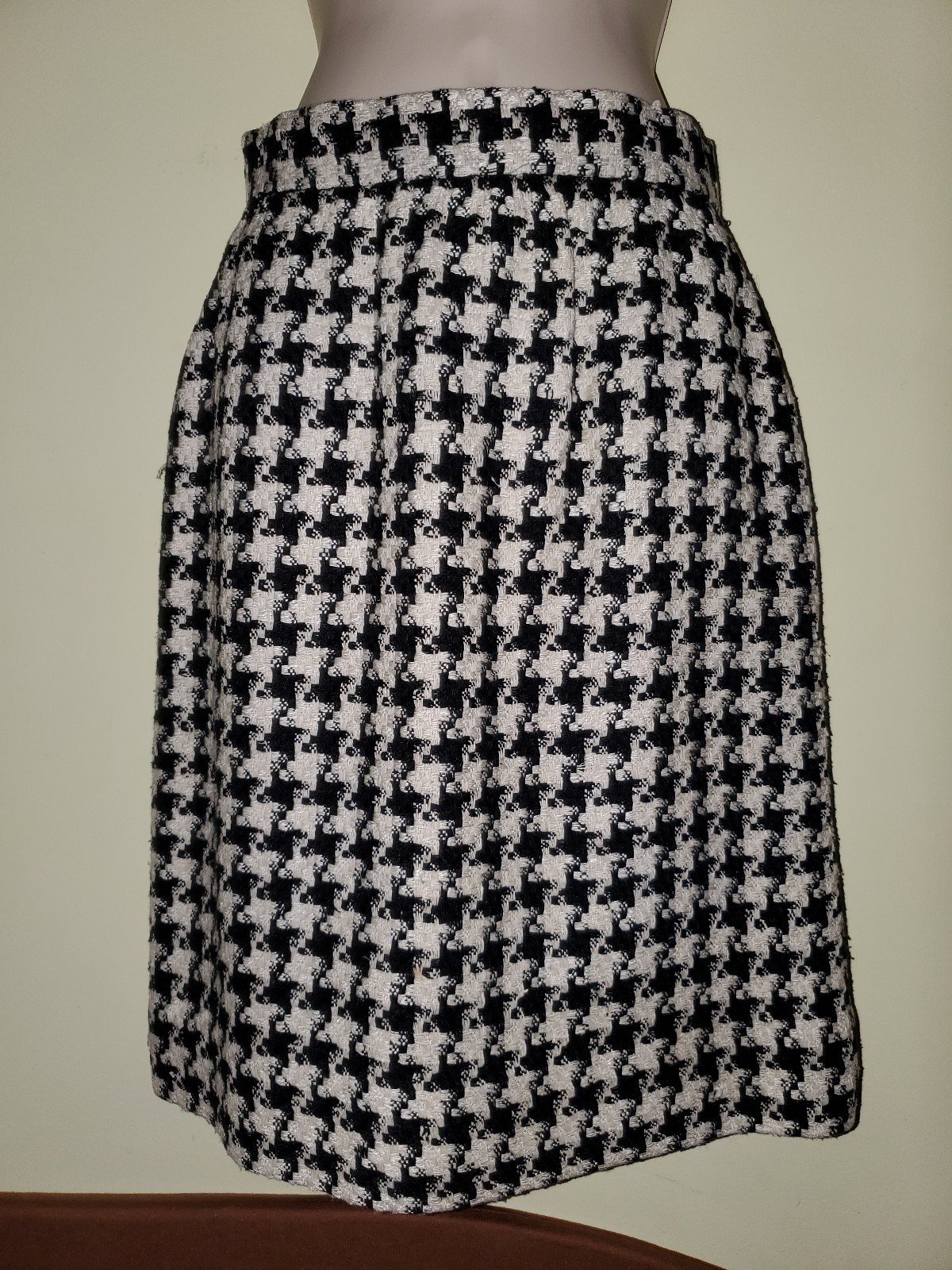 Burberrys vintage houndstooth black white wool skirt pockets size M