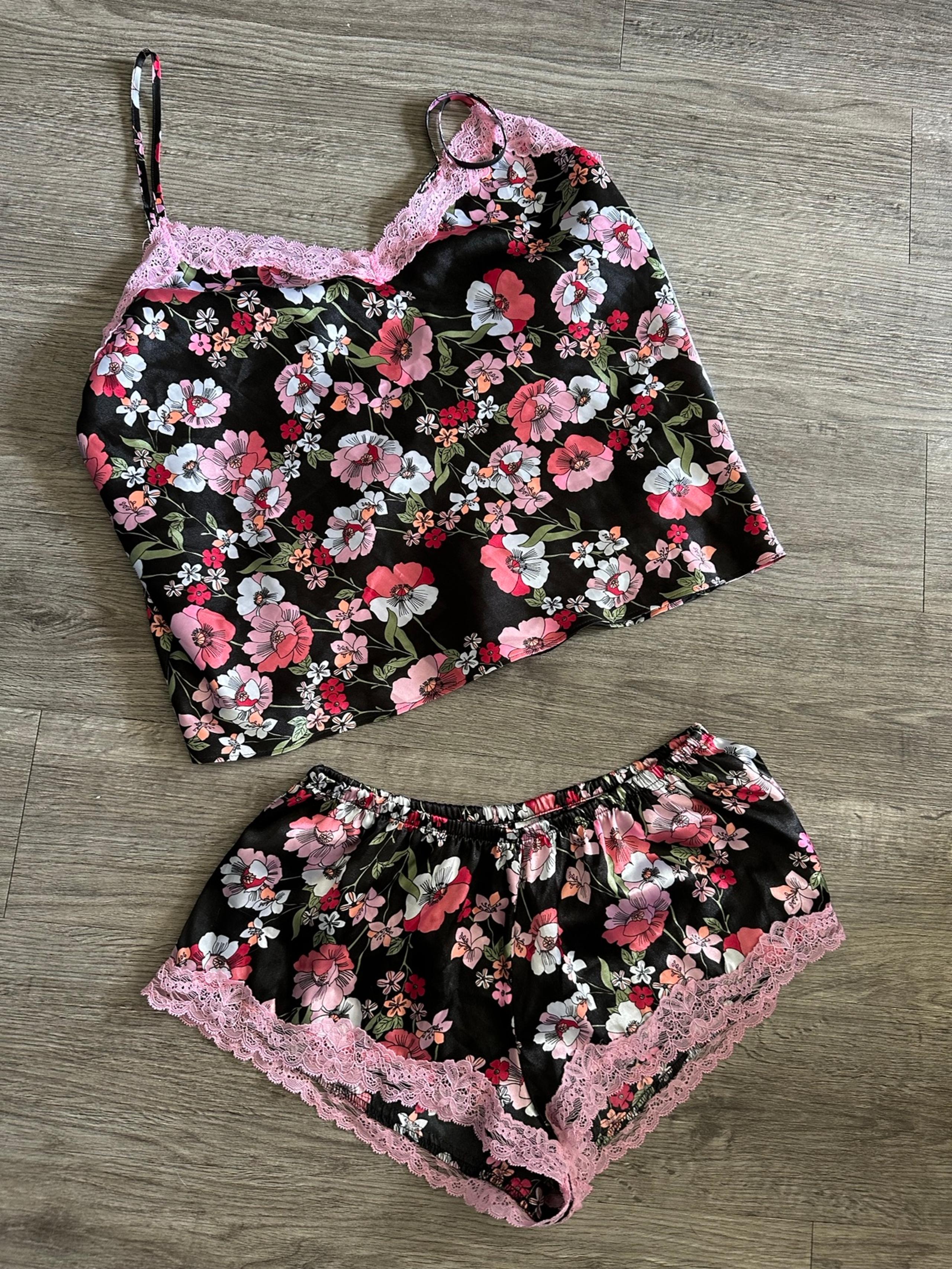 SECRET TREASURE WOMEN OUTFIT PJS SLEEP SET MEDIUM LARGE
