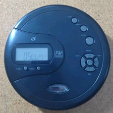 GPX Portable CD Player w/ FM Radio Black (PC332B-RS) TESTED & WORKING! vintage