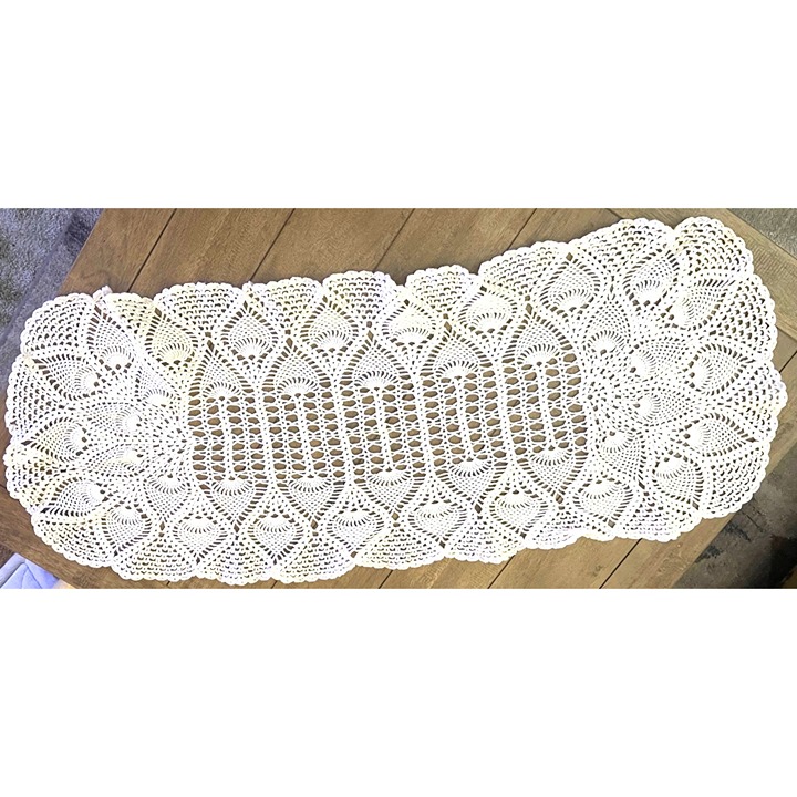 Crochet Lace Table Runner W/Scalloped Edges VNT 35 X 13 Grannycore pineapple