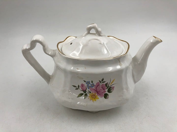 Pre-Owned Arthur Wood & Son Ceramic 6.5in Floral Teapot AA02B28011