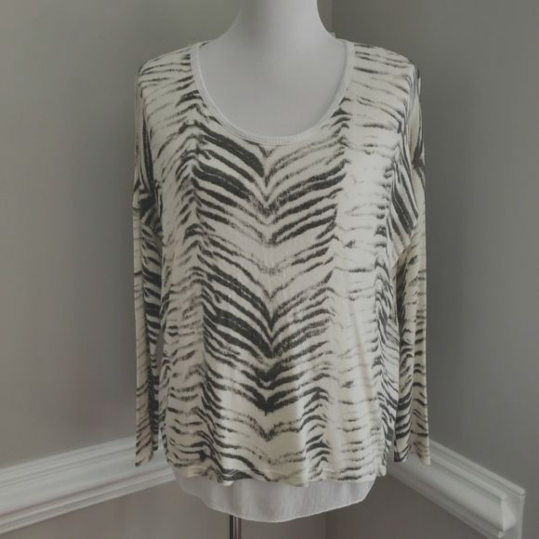 M made in Italy Zebra Print Wool Blend Sweater Attached Sleeveless Under Shirt