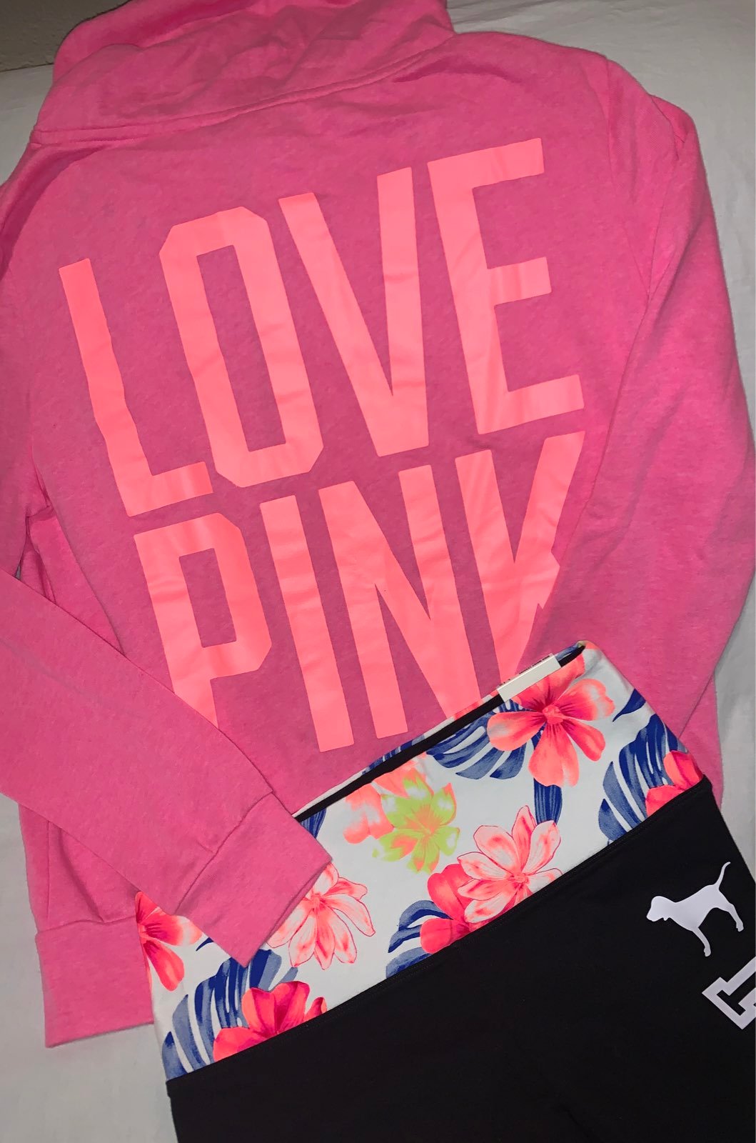 Pink L listing
