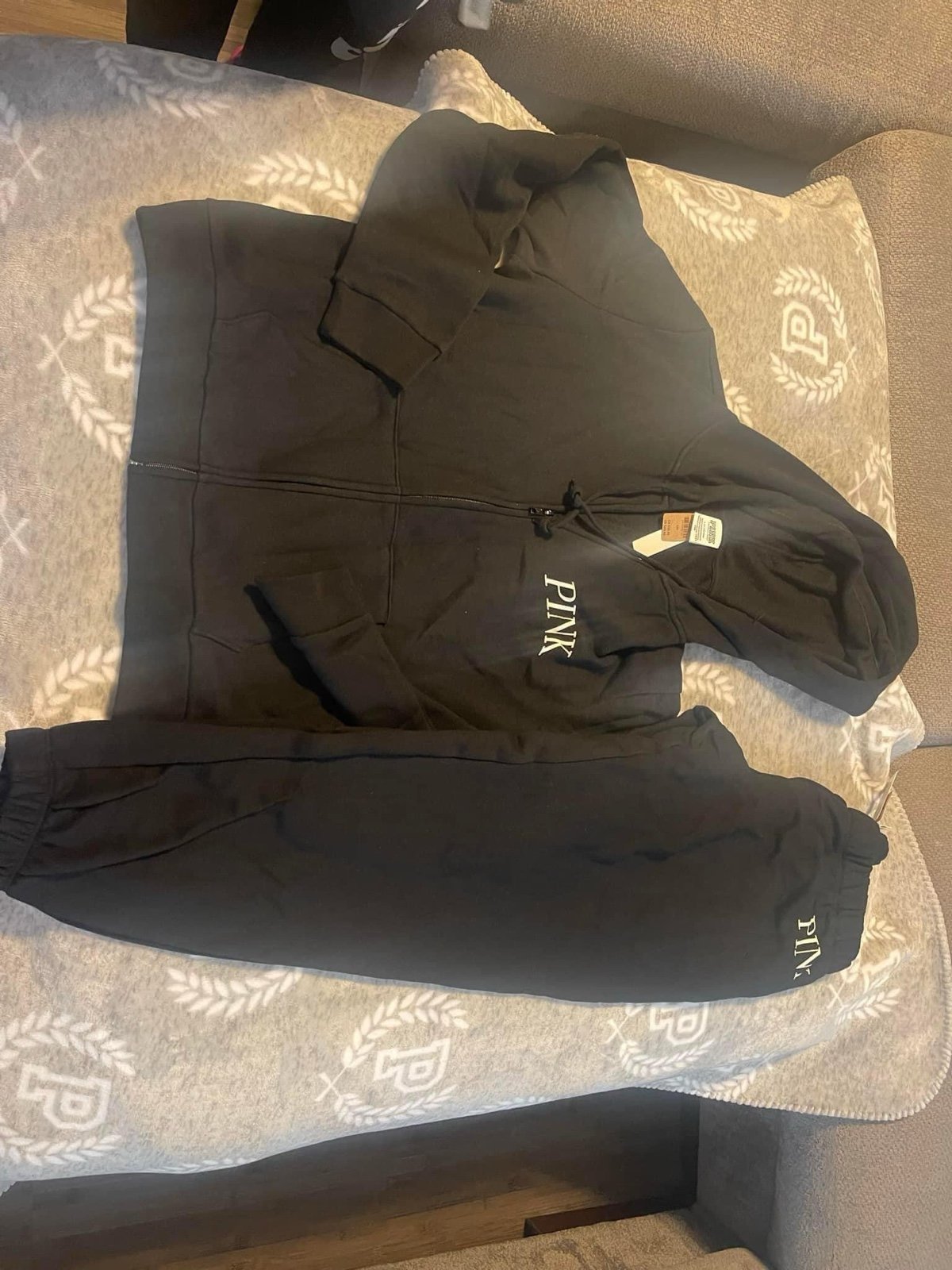 Vs pink xl full zip set