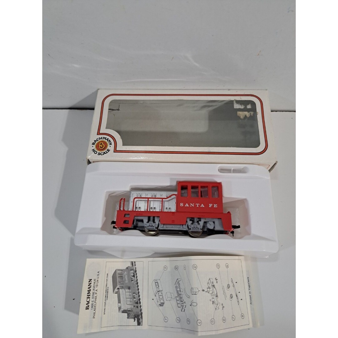 Bachmann Train HO Gauge Model Railroad Santa Fe Switcher Diesel Locomotive