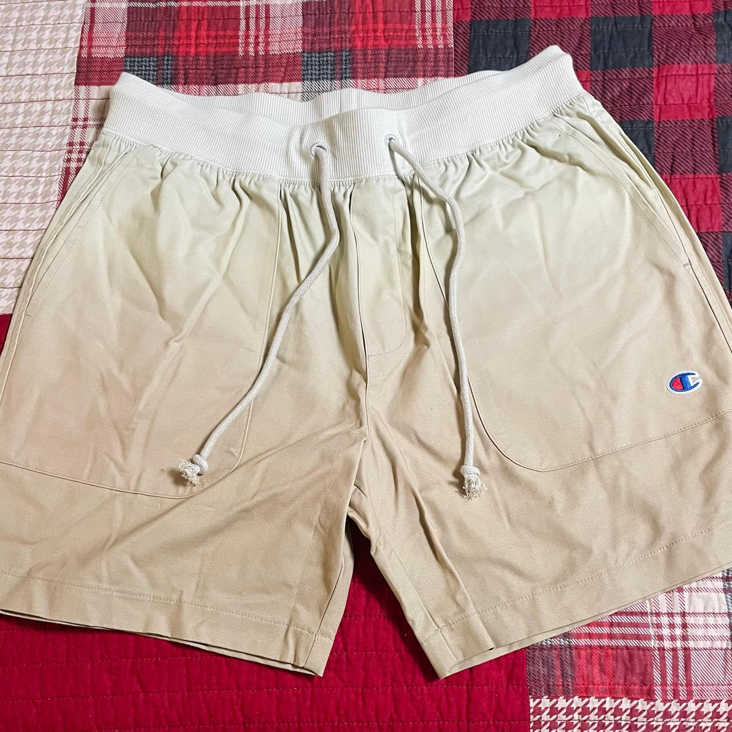 Men’s Champion Beige Cargo Shorts Pants Size Medium
