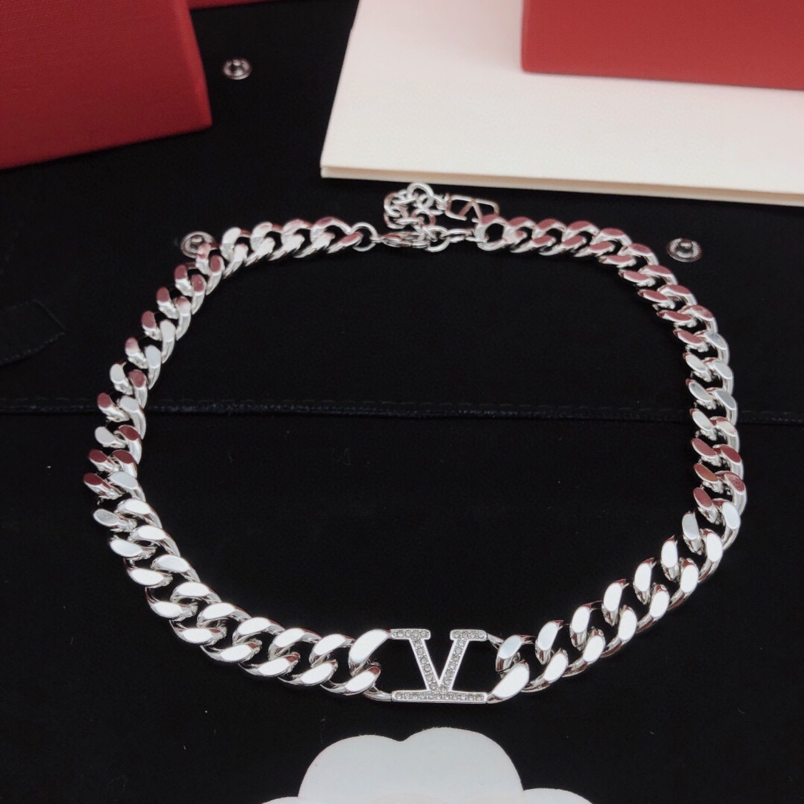 Silver fashion chain necklace