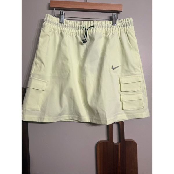 Nike Neon Yellow Sportswear Swoosh Cargo Woven Utility Skirt Size Medium NWT