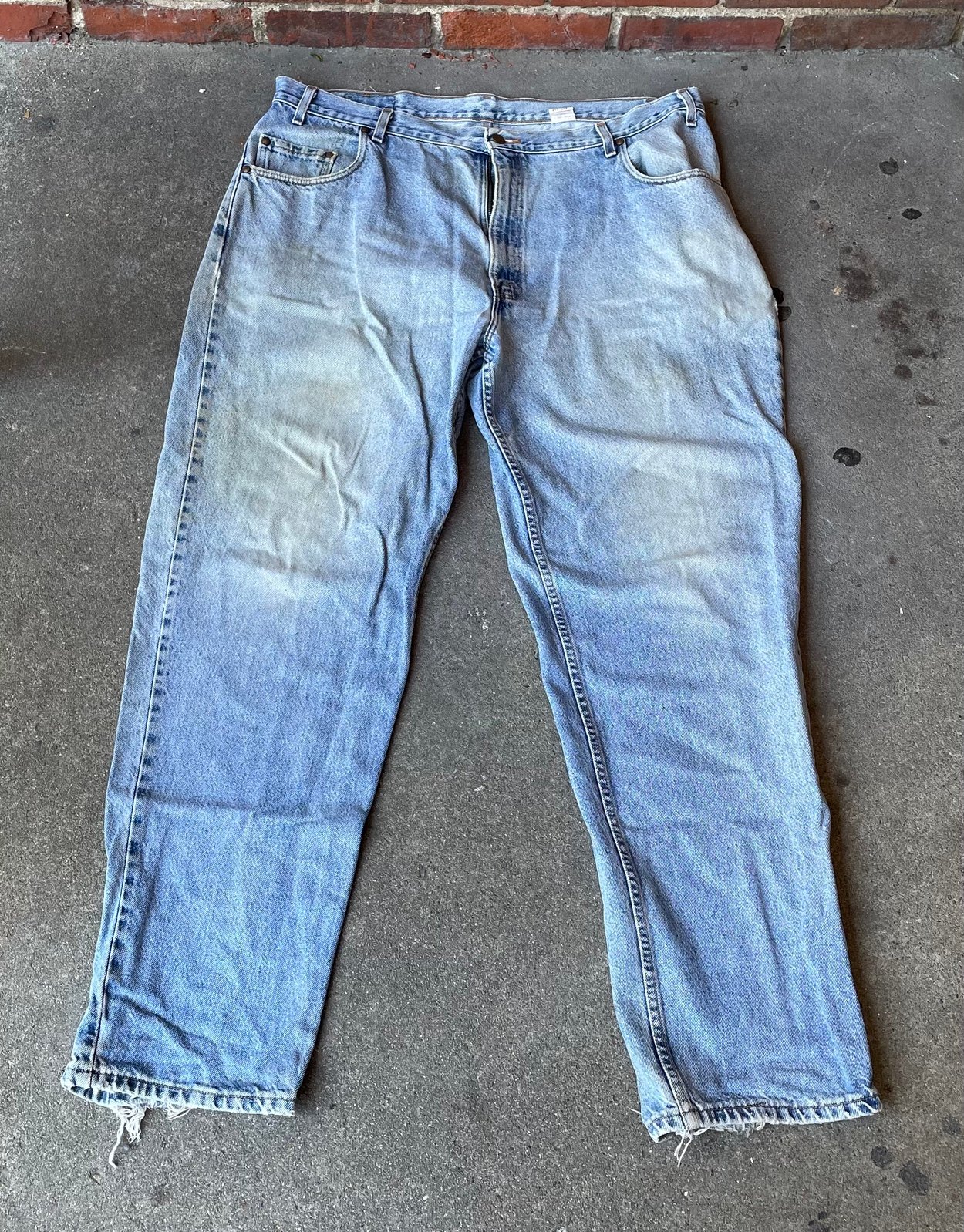 Vintage 2001 Levi’s 545 Brown Tab Loose Fit Jeans Light Wash Size 42x34 Thrashed