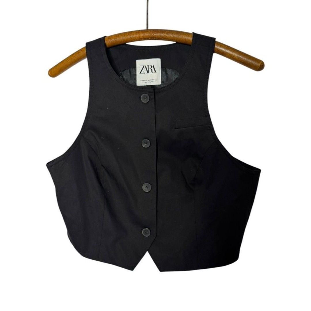 Zara Women's Black cropped Vest size medium
