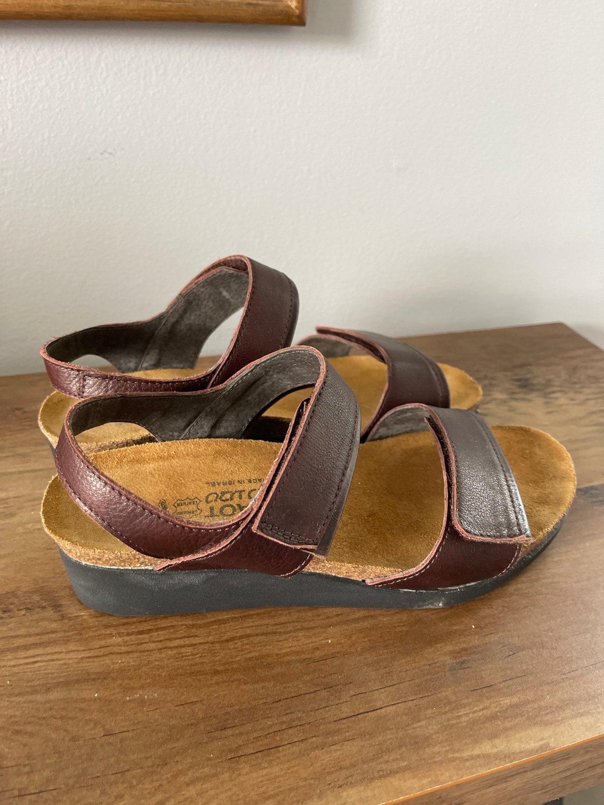 Women's Naot Aisha Strap Wedge Sandal Soft Brown Leather/Walnut Leather 36