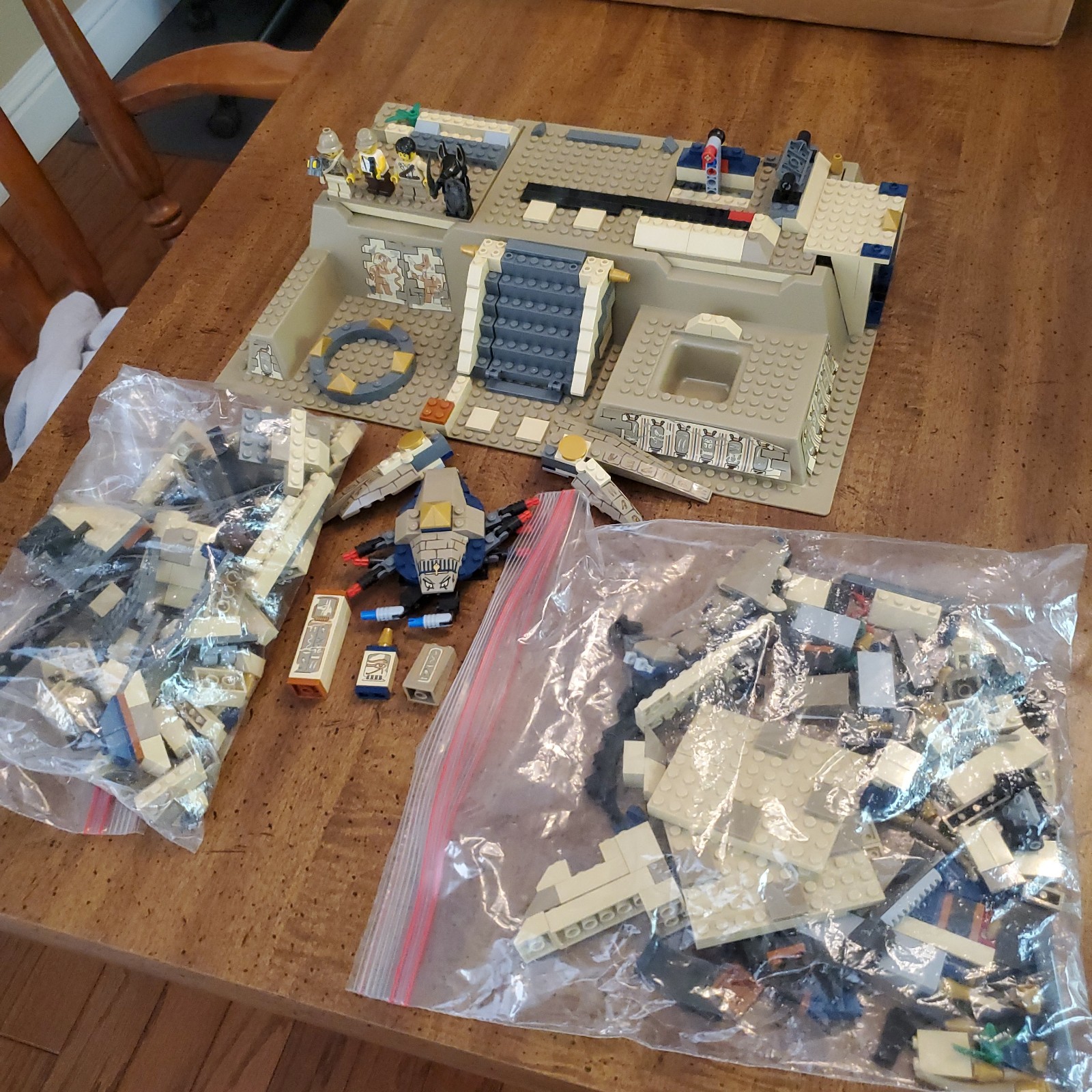 rare retired Lego Pharaoh's Quest 7327 Scorpion Pyramid 99% only includes 4 figs