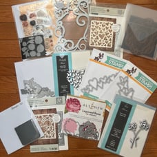 Craft die/stamp bundle