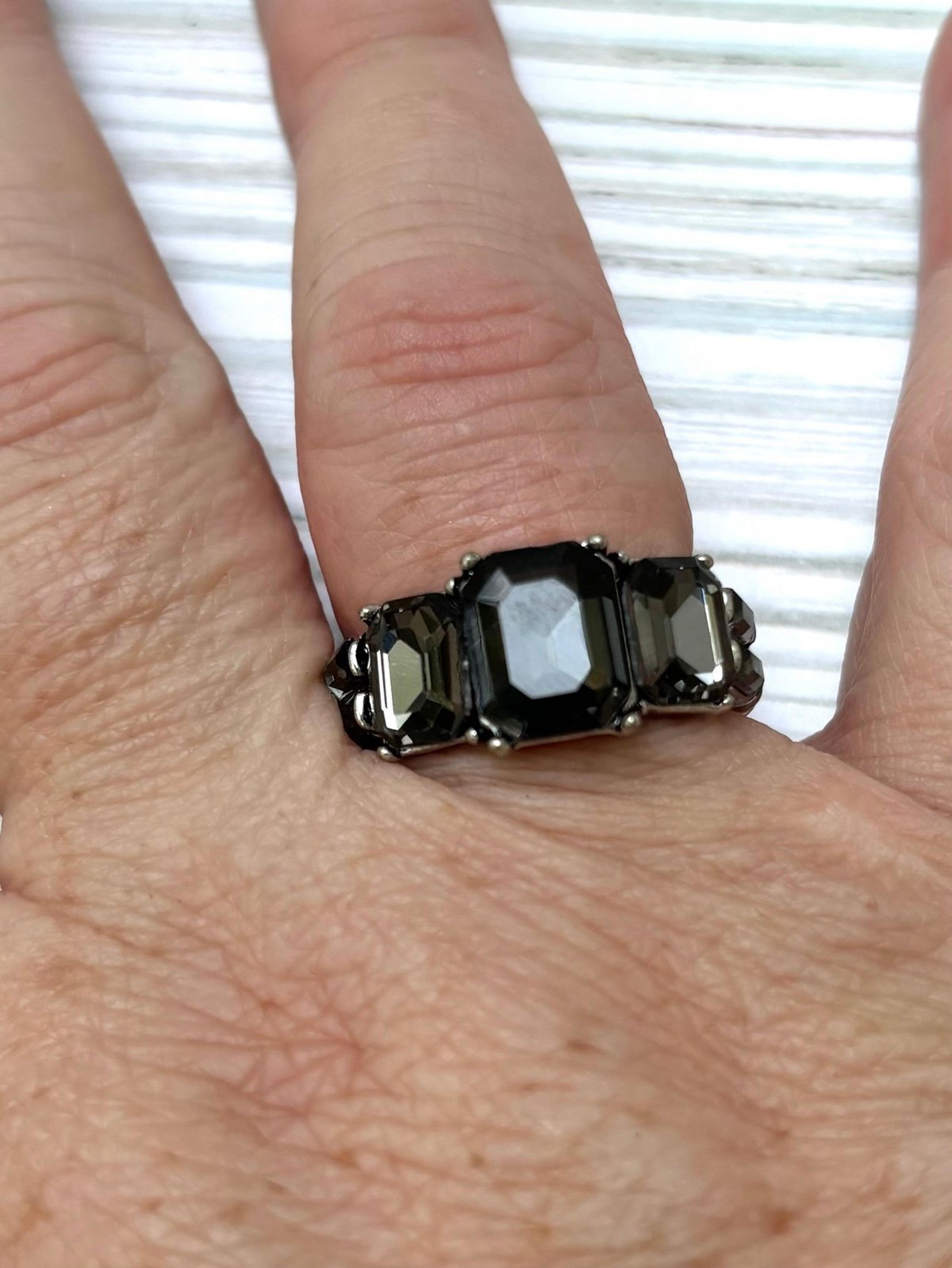 Paparazzi Women’s Ring with Black stones