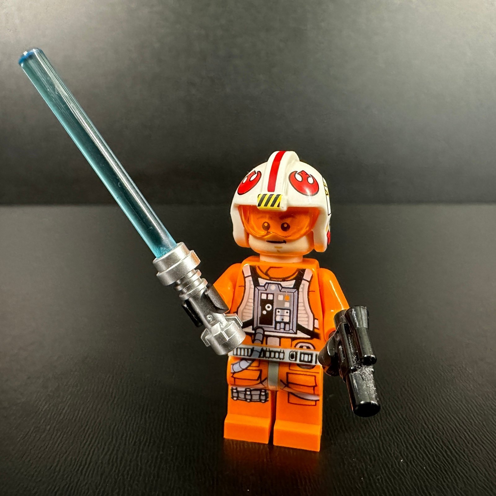 01105- lego 75218 luke skywalker pilot dual molded helmet minifigure star wars