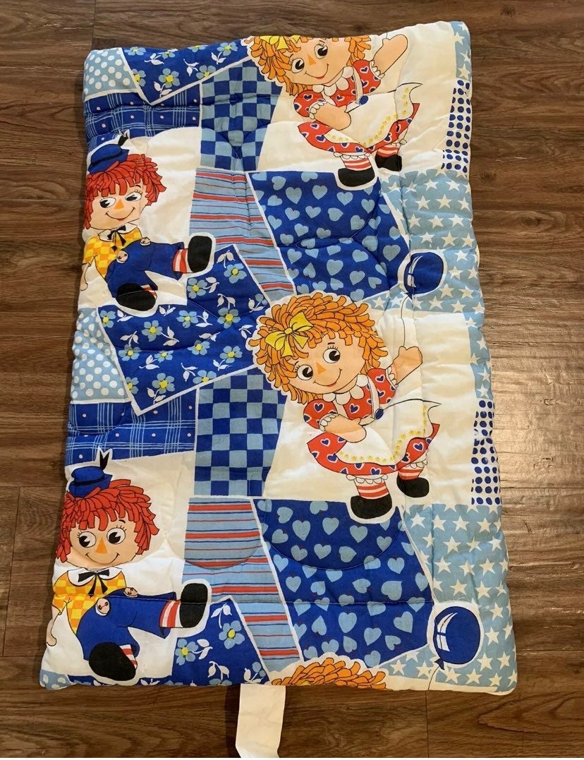 Vintage Raggedy Anne & Andy Zip Blanket - ILGWU- The Bobbs Merril Company Inc.