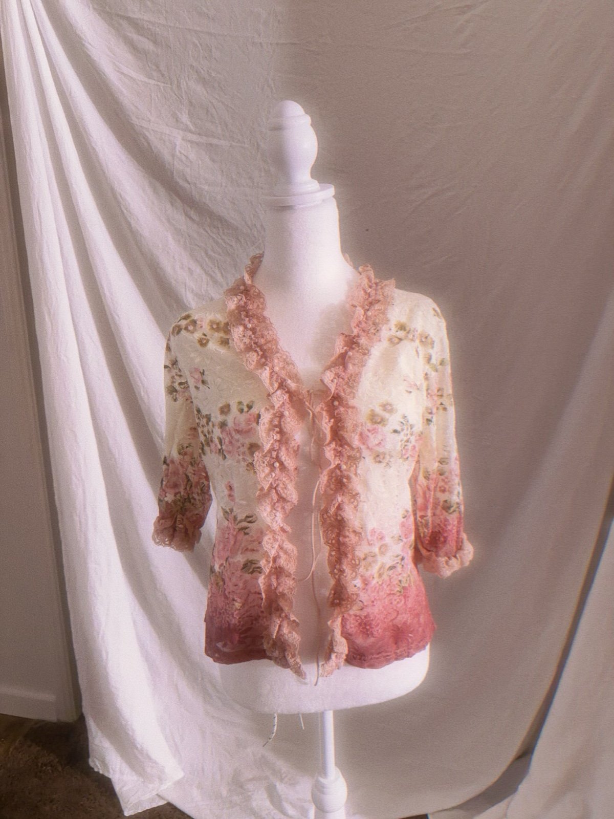 Real vintage lace floral blouse M