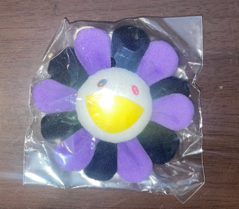 Takashi Murakami Flower Plush Pin （3.5-inch） Purple/Black