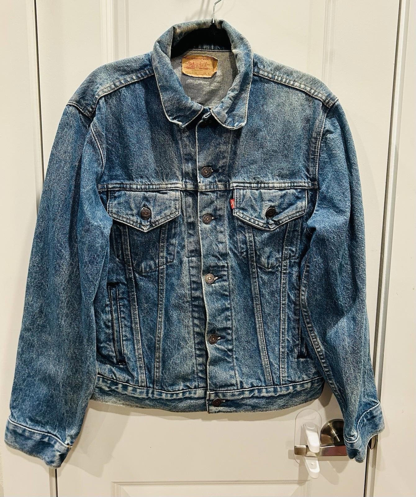 Levi's Vinatge Demin Jacket Pre 1983, SZ 42B, Measurements in Description