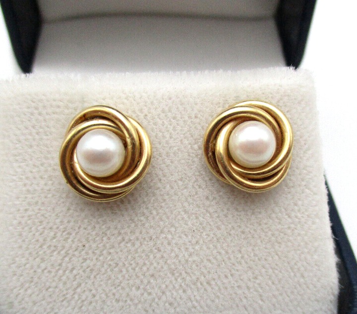 14K Yellow Gold Pearl Solitaire Twisted Frame Stud Earrings [E272]