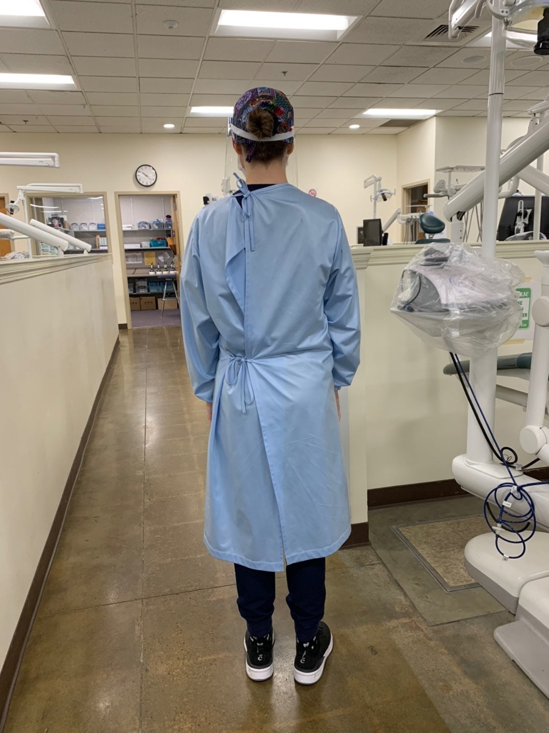 Dental / medical gown
