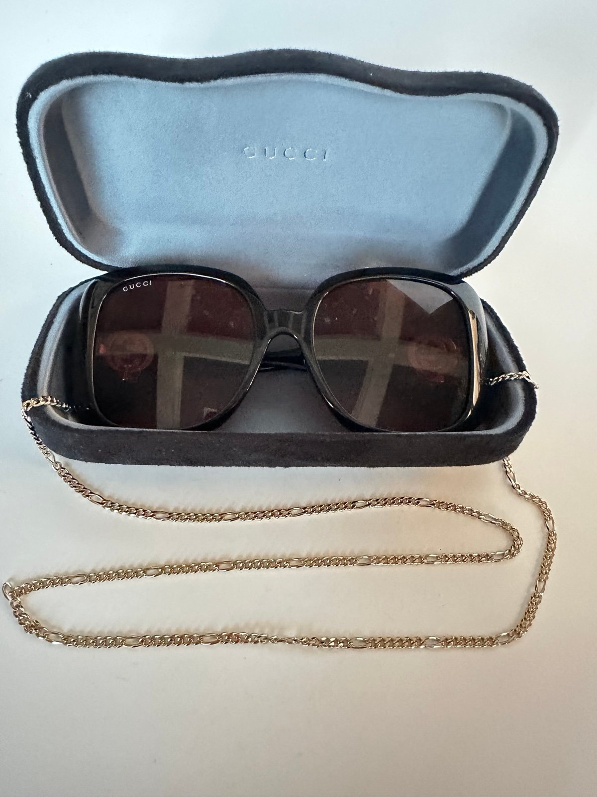 GUCCI GG Black Brown Sunglasses with Sunglass Chain