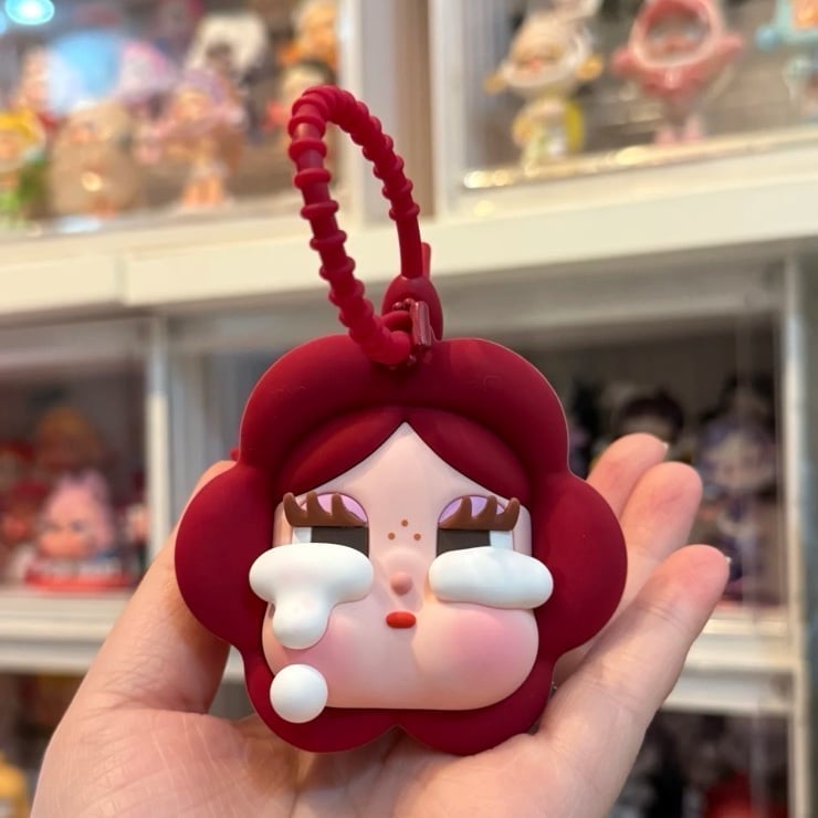 pop-mart-crybaby-crying-for-