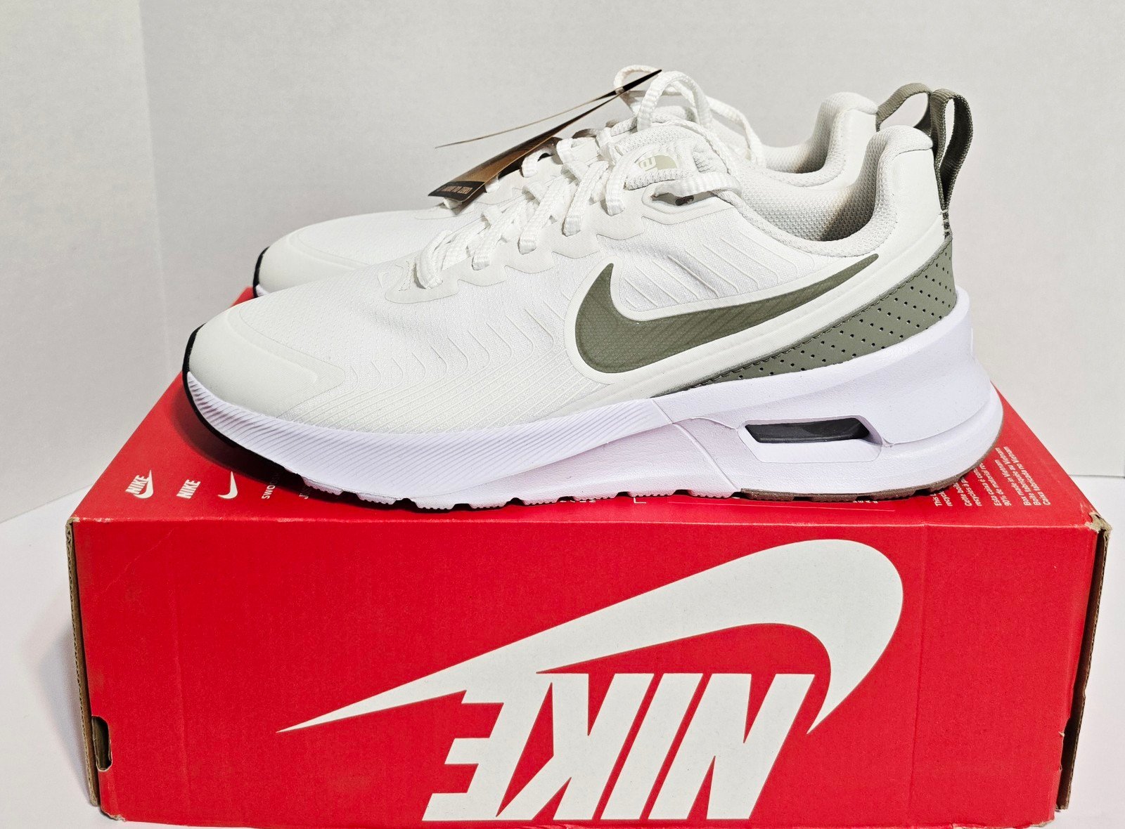 Nike Air Max Nuaxis Women's Size 9 NWT
