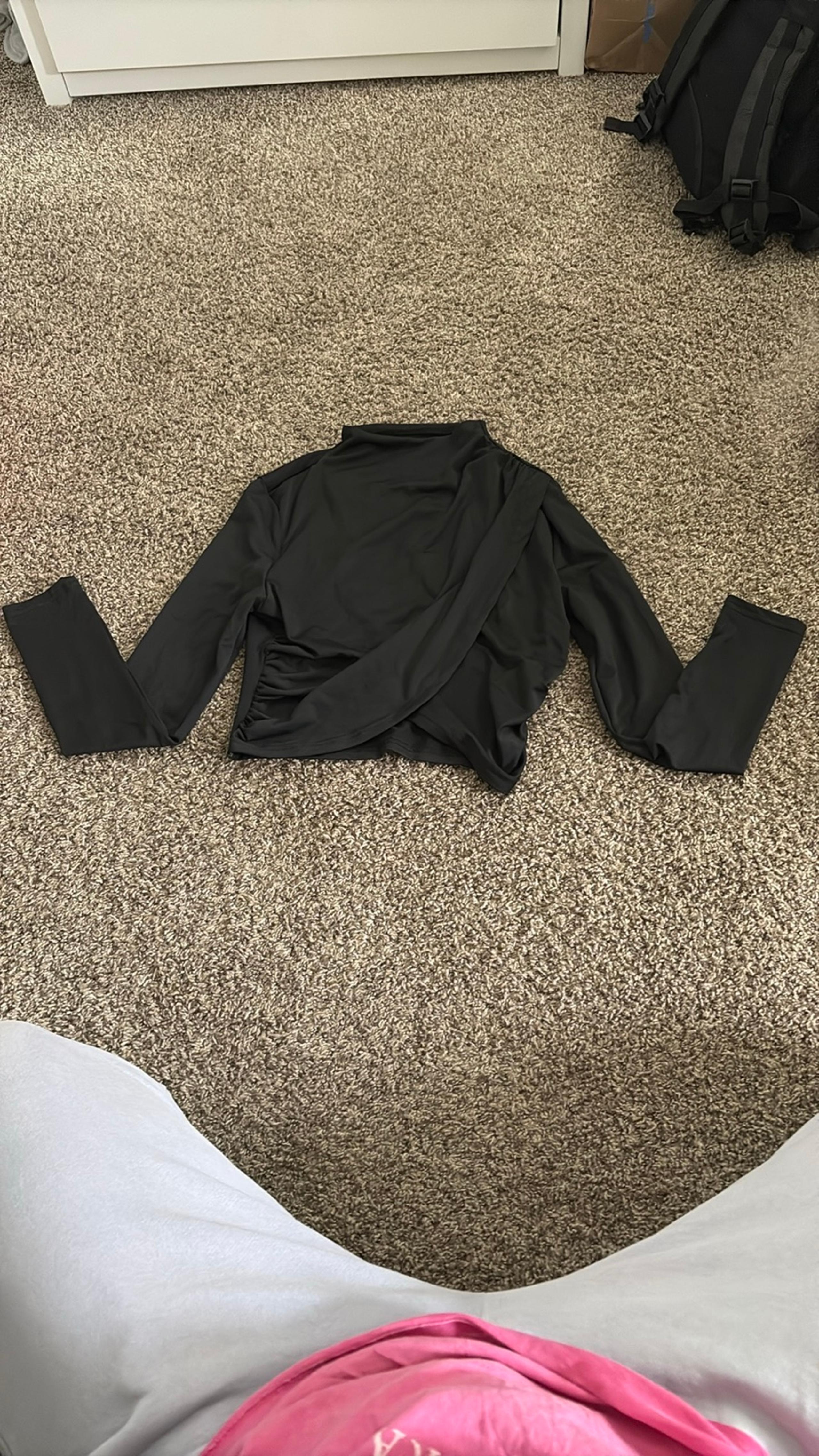 Shein Black Long Sleeve Mock Neck Cropped Top