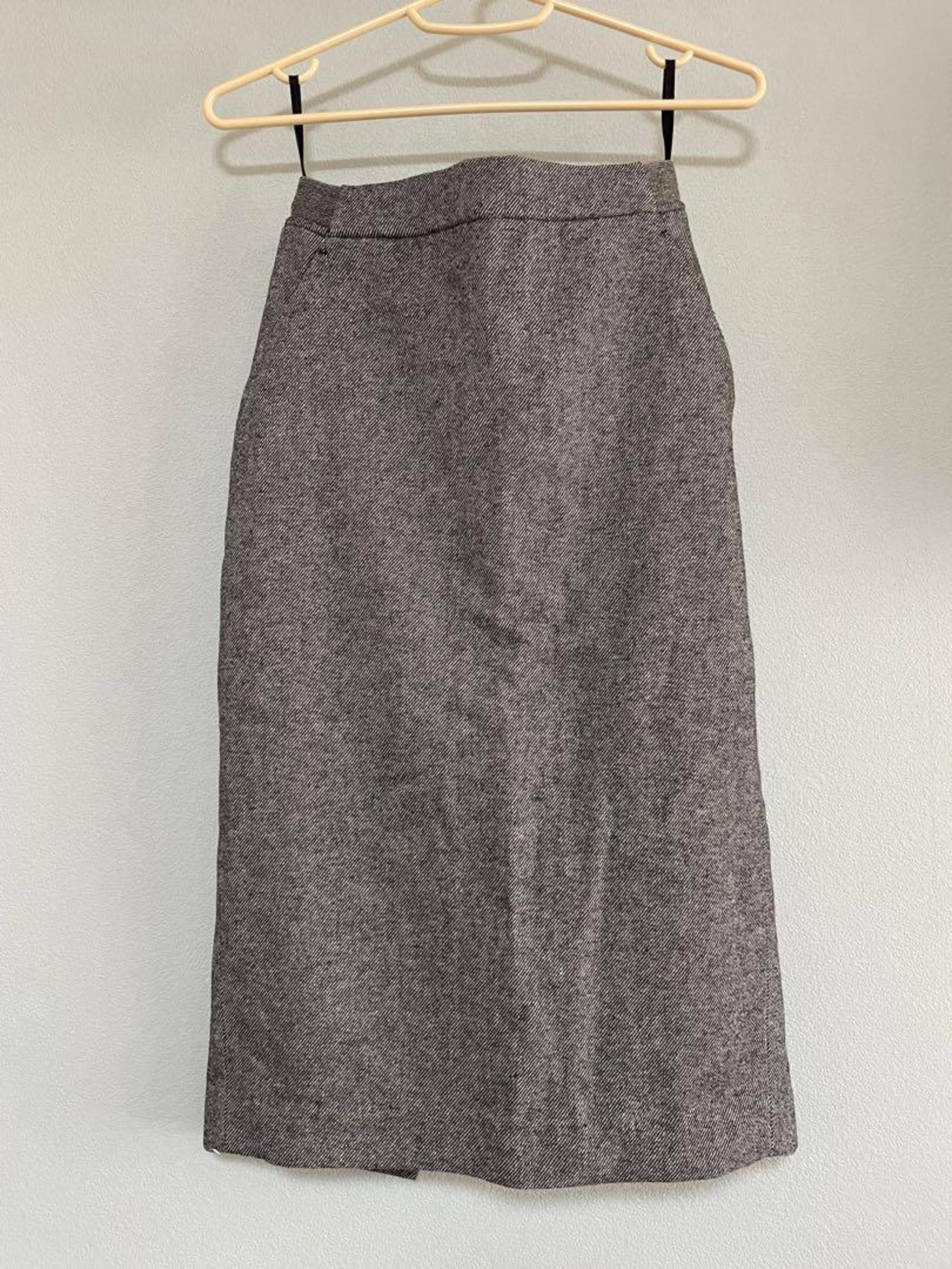 UNIQLO Gray Pencil Skirt
