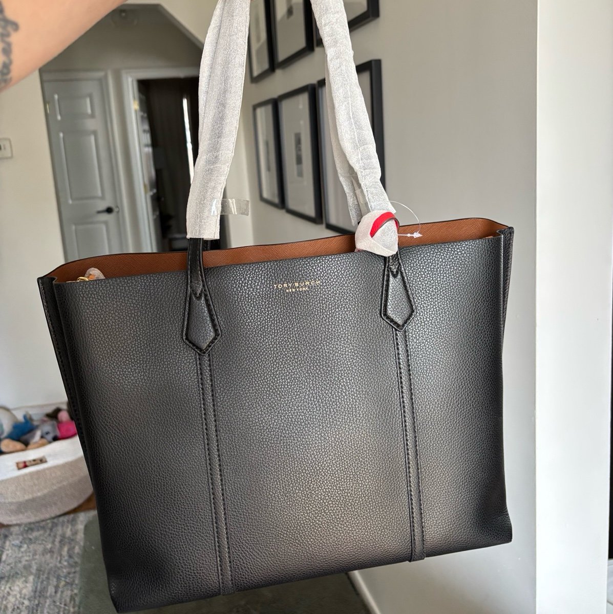 NWT Tory Burch Perry Triple compartment tote in black leather with red keychain