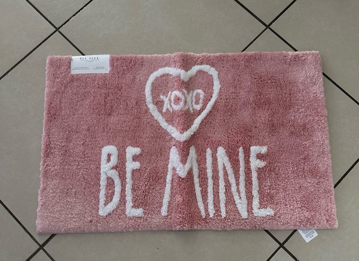 BE MINE xoxo Rae Dunn rug mat