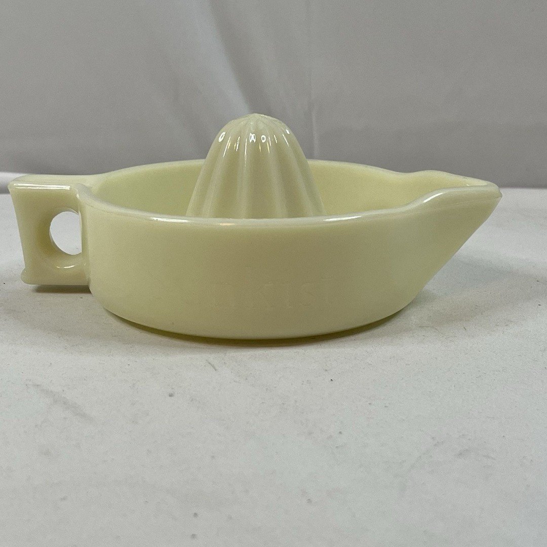 SUNKIST CUSTARD REAMER aka French Ivory Juicer McKee Glass Co. c 1930s