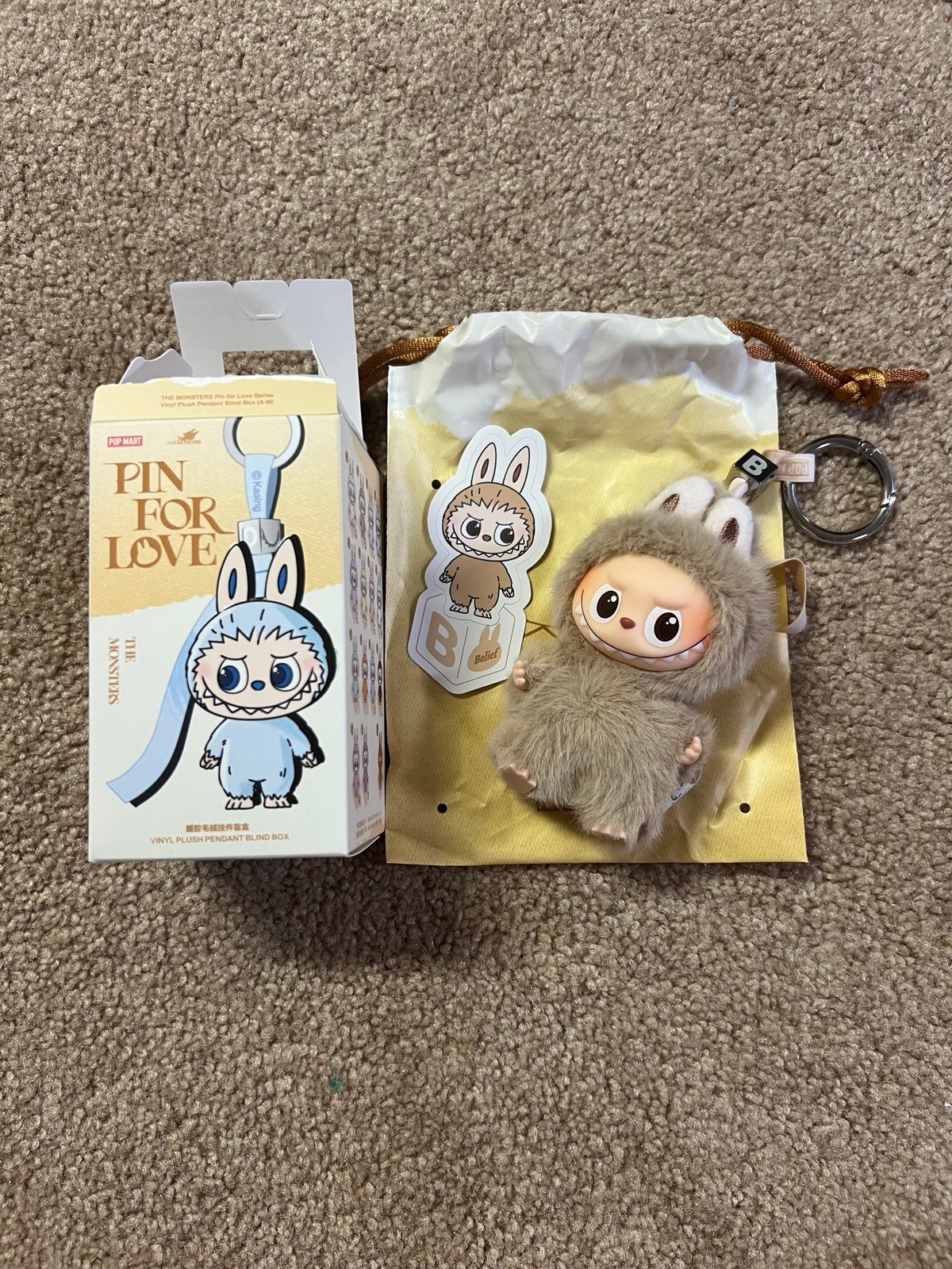 Popmart - Pin for Love