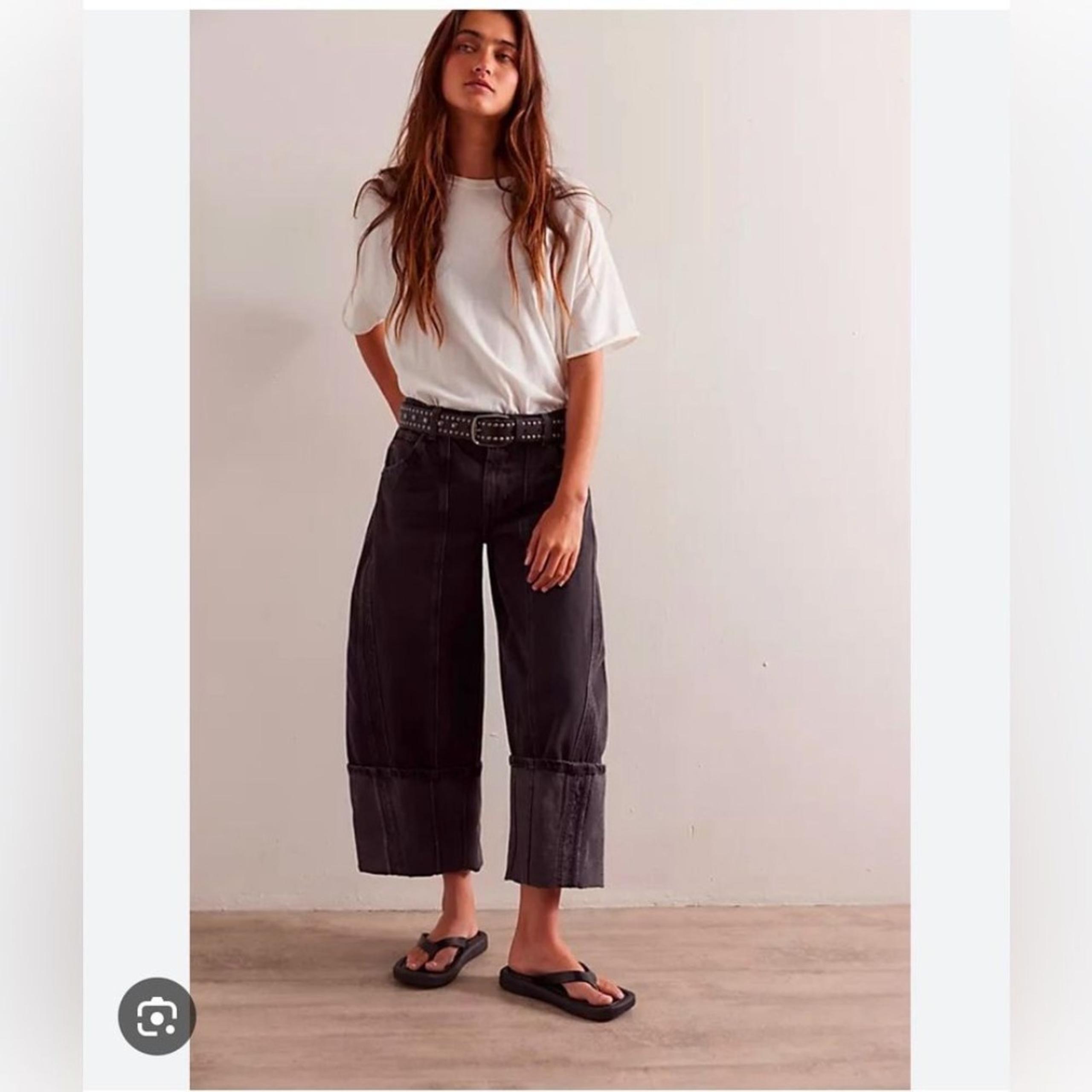 Free people cuffed cropped barrel black jeans nwot size 25
