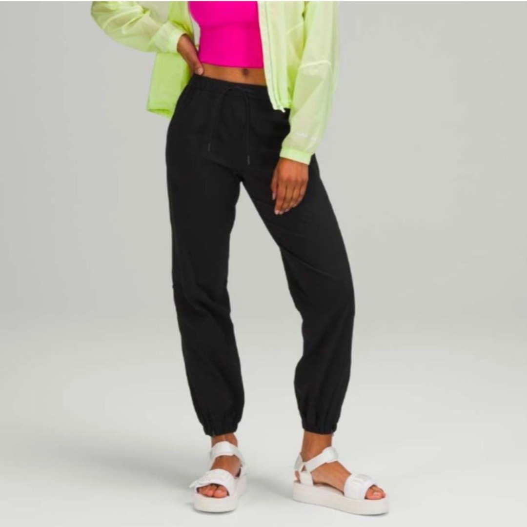 Lululemon Essential Affinity Mid Rise Jogger Black size 6