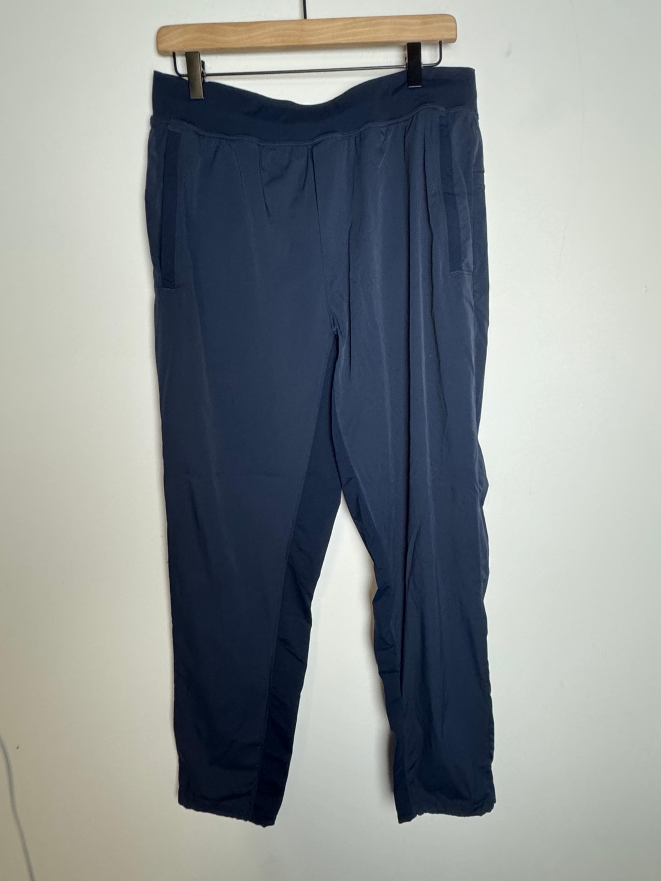 Lululemon Men’s Navy Blue Pants Large Athletic 
Excellent condition
Drawstring w
