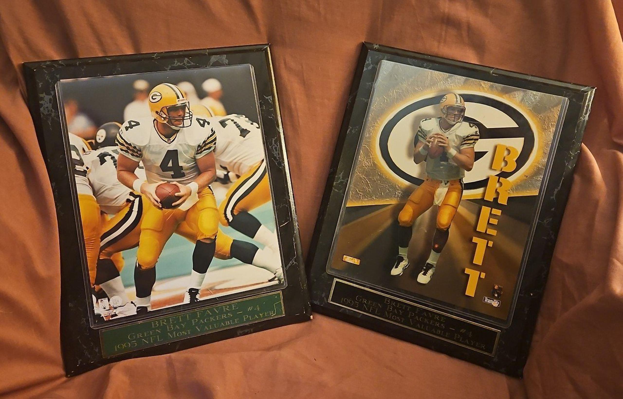 2 Vintage Brett Favre #4 1995 green bay packers NFL MVP plaques